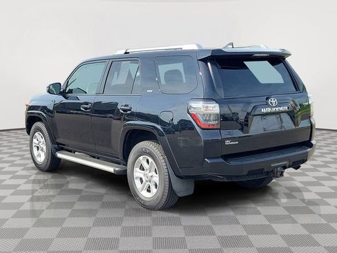 Used 2016 Toyota 4Runner SR5 AWD/4WD image 3