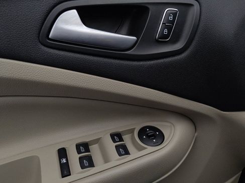 Used 2015 Ford Escape SE image 27