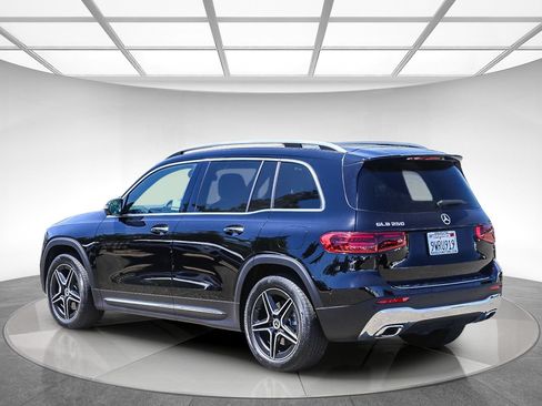 Used 2026 Mercedes-Benz GLB 250 image 2