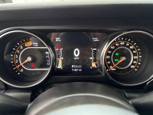 Used 2021 Jeep Wrangler Unlimited Sahara AWD/4WD image 38