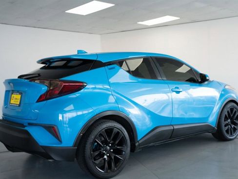 Used 2019 Toyota C-HR XLE image 7