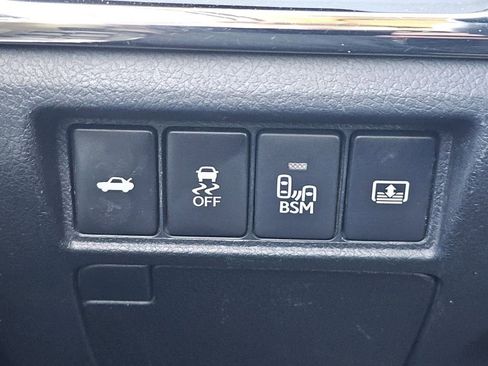 Used 2014 Toyota Avalon Limited w/ Technology Package FWD image 15