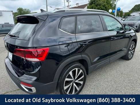 Certified 2023 Volkswagen Taos SE w/ Panoramic Sunroof Package AWD/4WD image 5