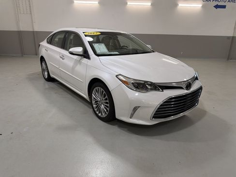 Used 2017 Toyota Avalon Limited FWD image 4
