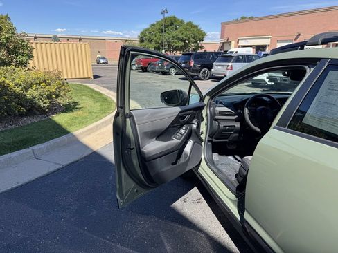 Used 2024 Subaru Crosstrek 2.5i Limited w/ Crosstrek Mirror Package AWD/4WD image 15