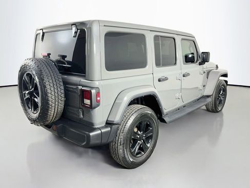 Used 2021 Jeep Wrangler Unlimited Sahara AWD/4WD image 7