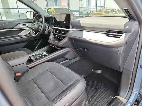 Used 2025 Ford Explorer ST w/ Sun And Sound Package AWD/4WD image 38