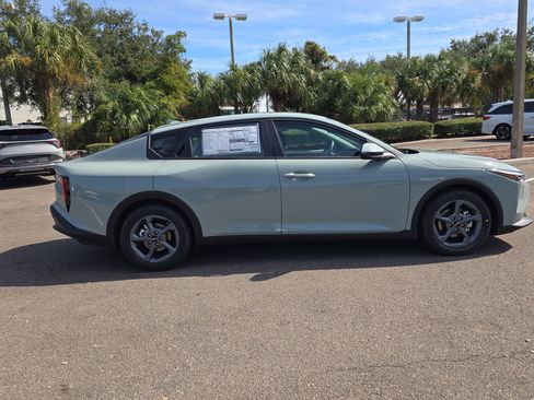 New 2025 Kia K4 LXS image 9