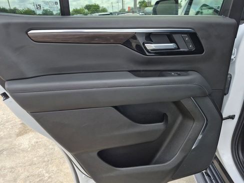 Used 2025 Chevrolet Tahoe LT AWD/4WD image 23