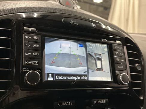 Used 2015 Nissan Juke SL FWD image 23