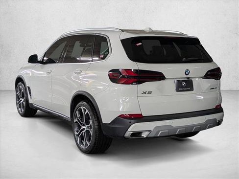 Certified 2025 BMW X5 sDrive40i w/ Parking Assistance Package image 8