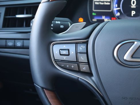 Used 2025 Lexus ES 350 Ultra Luxury image 19