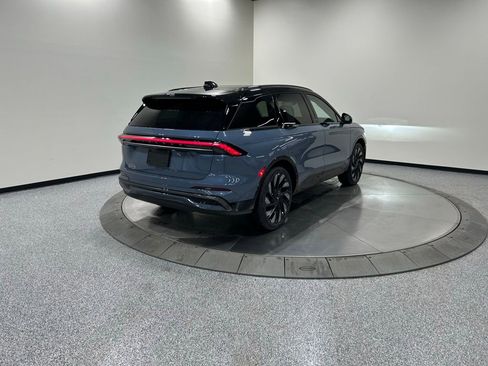 New 2026 Lincoln Nautilus Reserve image 4