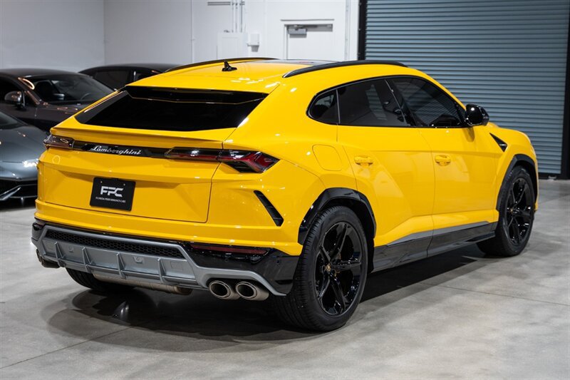 Used 2020 Lamborghini Urus AWD/4WD image 6