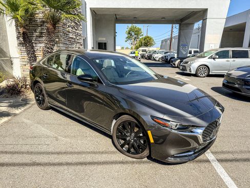 Used 2022 MAZDA MAZDA3 s AWD/4WD image 2