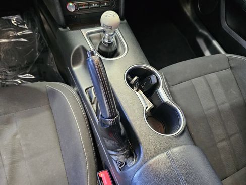 Used 2018 Ford Mustang GT RWD image 14
