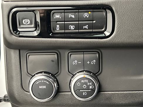 Used 2025 GMC Yukon Denali image 49