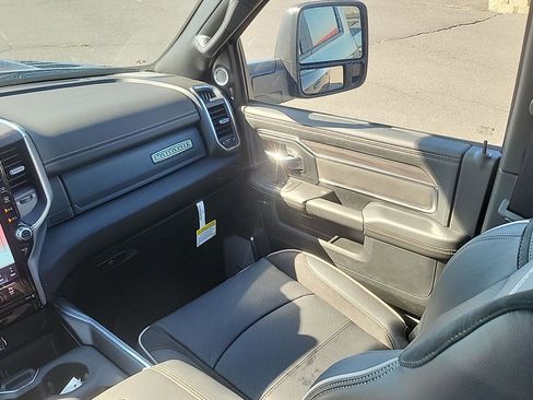 New 2025 RAM 2500 Laramie AWD/4WD image 14