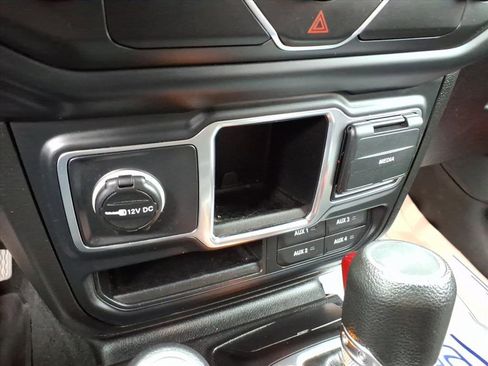 Used 2019 Jeep Wrangler Sport image 23