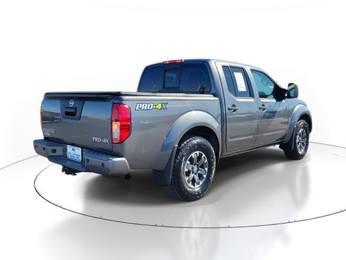 Used 2018 Nissan Frontier PRO-4X image 4