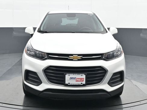 Used 2021 Chevrolet Trax LS w/ LPO, Cargo Package image 1