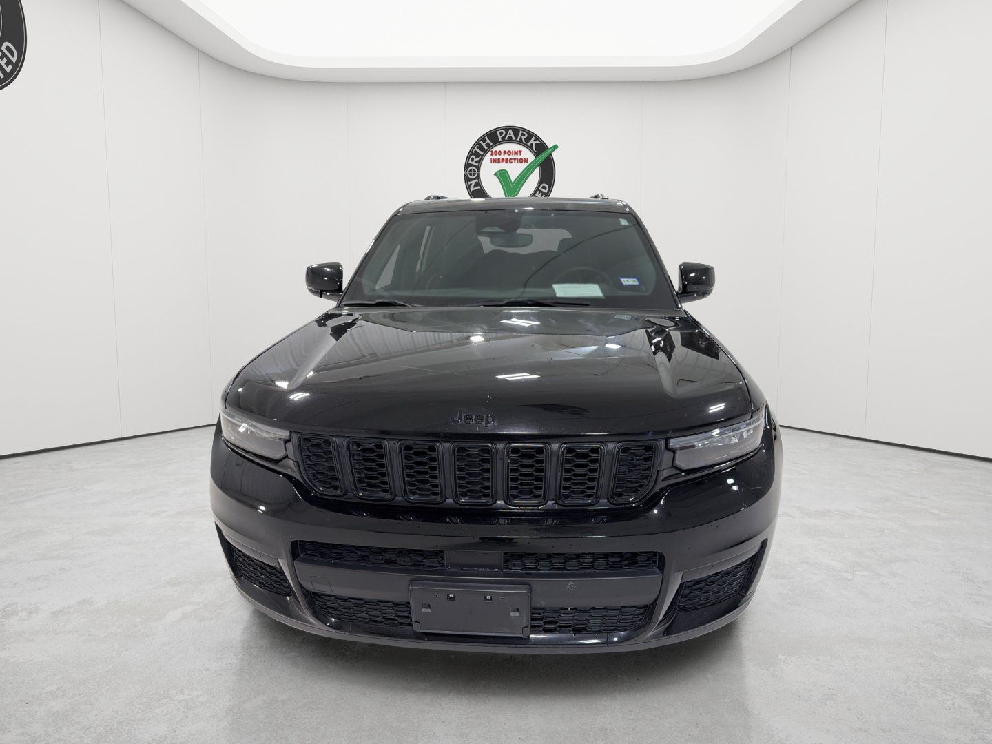 Used 2024 Jeep Grand Cherokee L Laredo AWD/4WD image 8