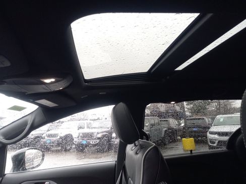 New 2026 Chrysler Pacifica Limited image 5