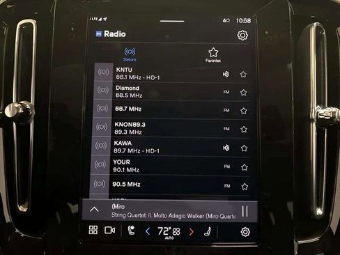 Used 2025 Volvo XC40 B5 Core image 12