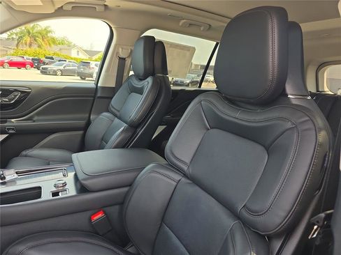 New 2026 Lincoln Aviator Reserve AWD/4WD image 17