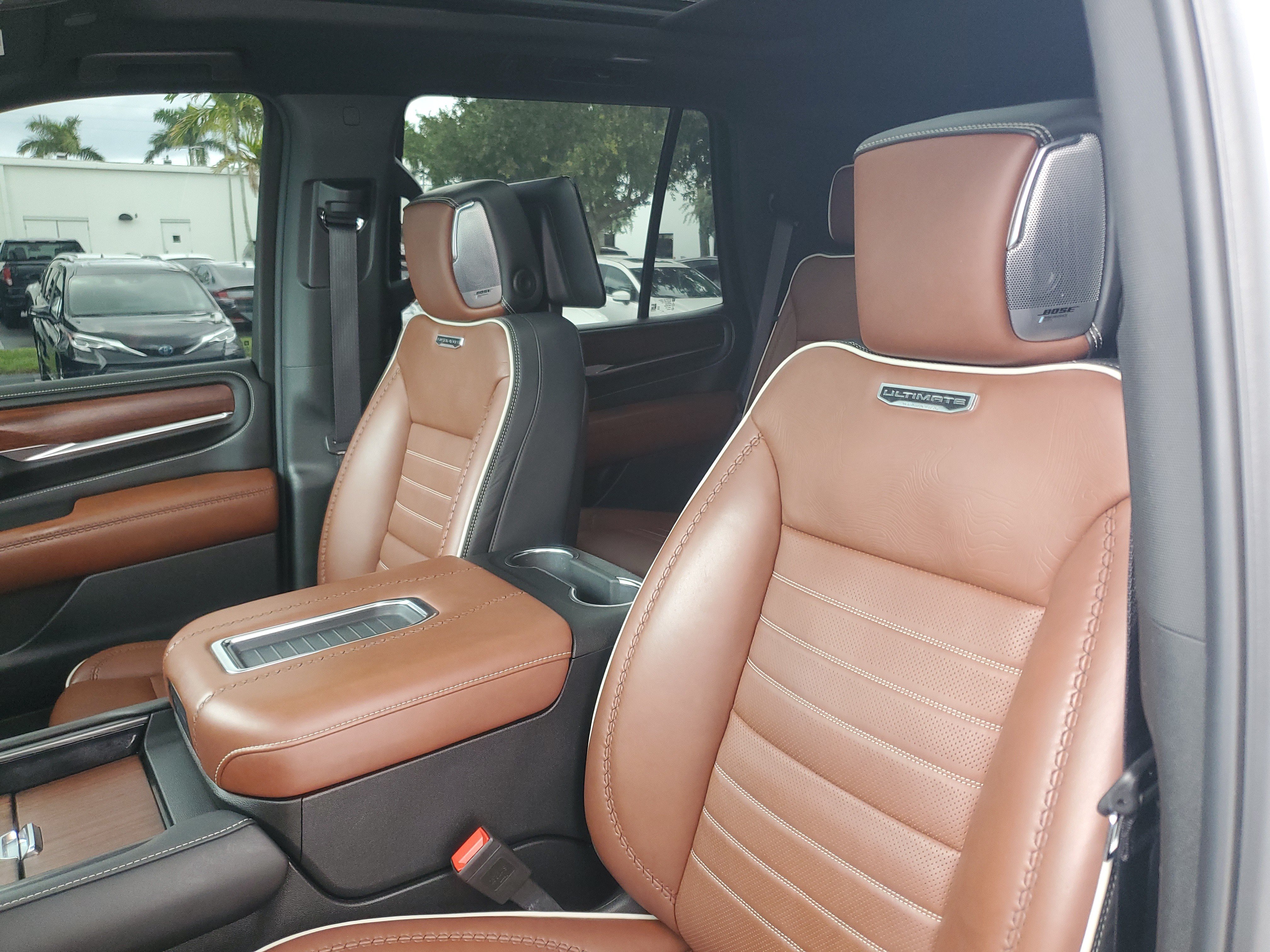 Used 2024 GMC Yukon Denali Ultimate AWD/4WD image 19