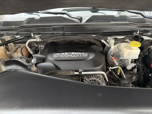 Used 2020 RAM 2500 Tradesman w/ Chrome Appearance Group image 12