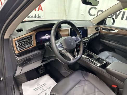 Used 2025 Volkswagen Atlas SE AWD/4WD image 24