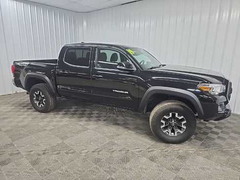 Used 2019 Toyota Tacoma TRD Off-Road image 1