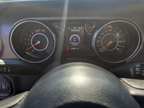 Used 2023 Jeep Wrangler Sport AWD/4WD image 18