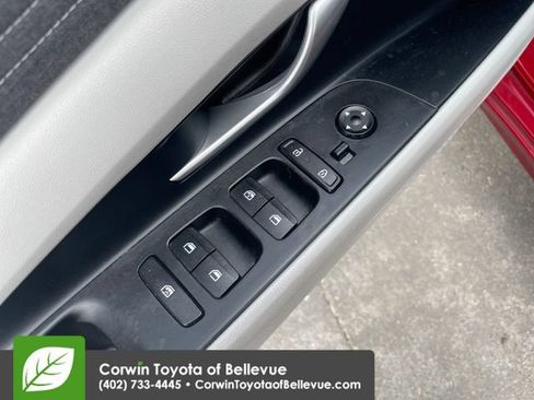 Used 2024 Hyundai Elantra Limited FWD image 19