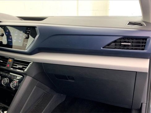 Certified 2023 Volkswagen Taos SE w/ Panoramic Sunroof Package image 16