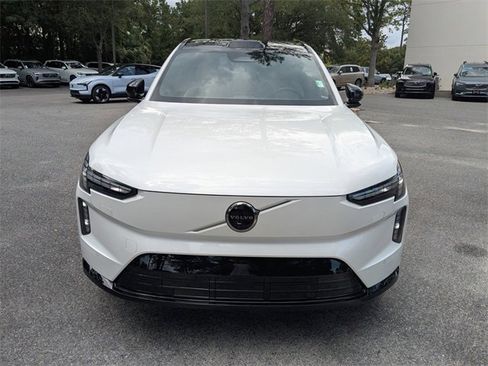 New 2025 Volvo EX90 Plus image 9