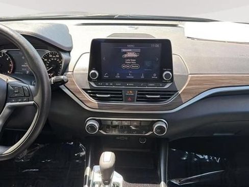 Used 2023 Nissan Altima 2.5 SV AWD/4WD image 11