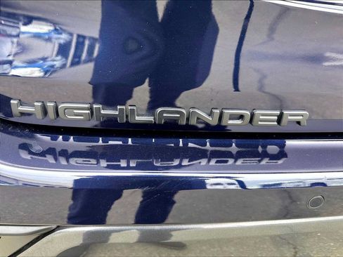 Used 2021 Toyota Highlander Limited AWD/4WD image 11