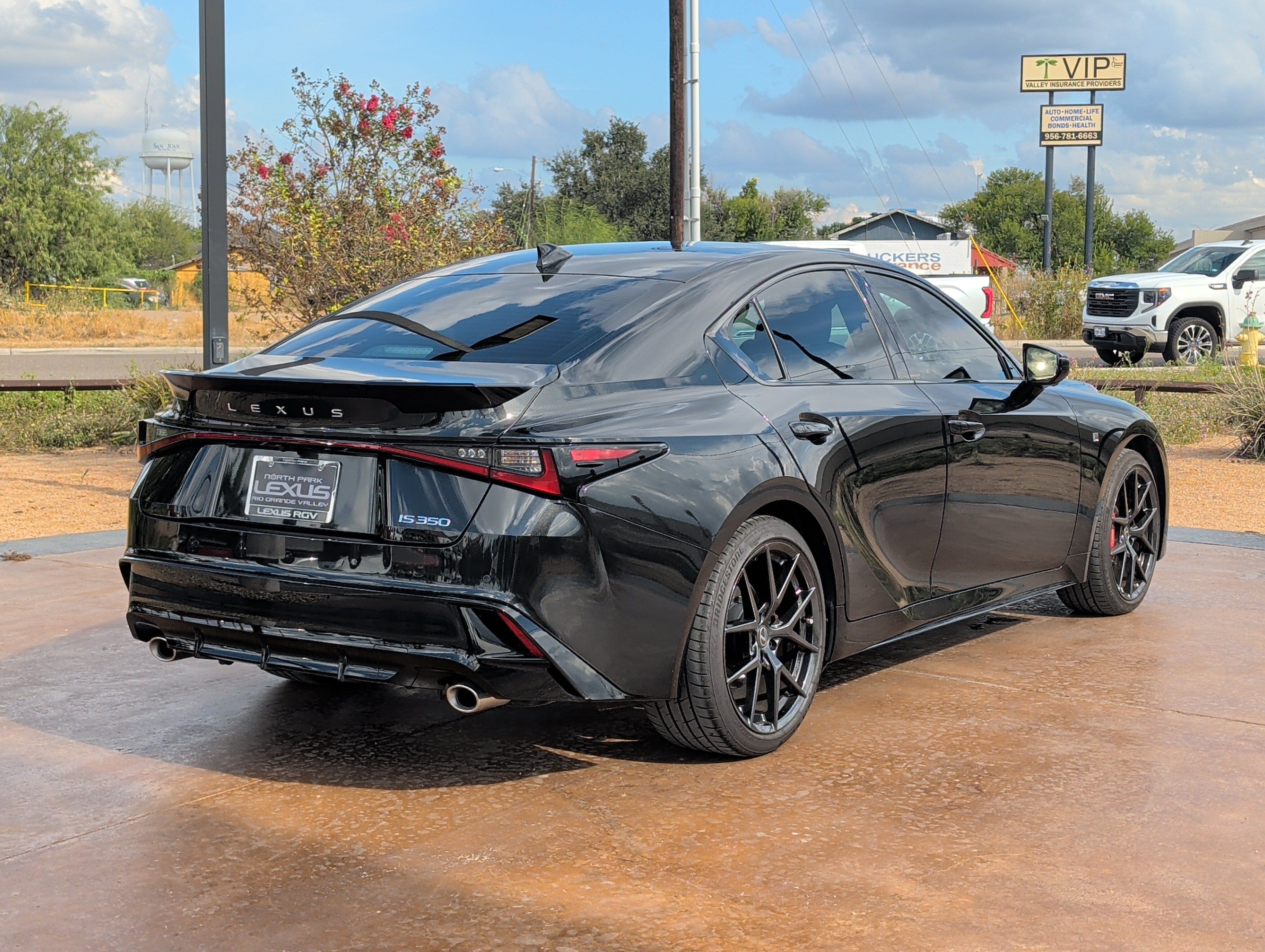 Used 2026 Lexus IS 350 F Sport w/ Technology Package RWD image 2