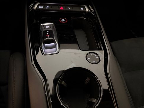 Used 2022 Audi e-tron GT Premium Plus image 19
