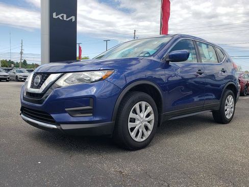 Used 2018 Nissan Rogue S AWD/4WD image 8