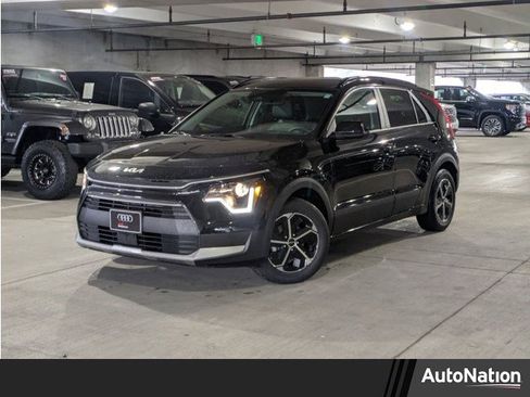 Used 2025 Kia Niro EX image 1