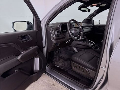 Used 2025 Chevrolet Colorado Trail Boss AWD/4WD image 3