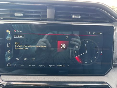 Used 2024 GMC Sierra 2500 AT4 w/ AT4 Preferred Package image 19