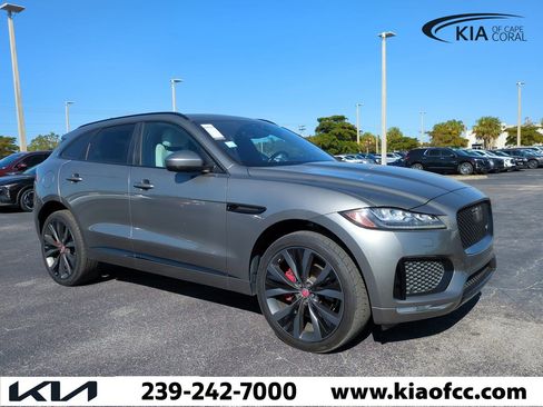 Used 2019 Jaguar F-PACE S image 2