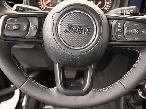 Used 2026 Jeep Gladiator Mojave AWD/4WD image 36