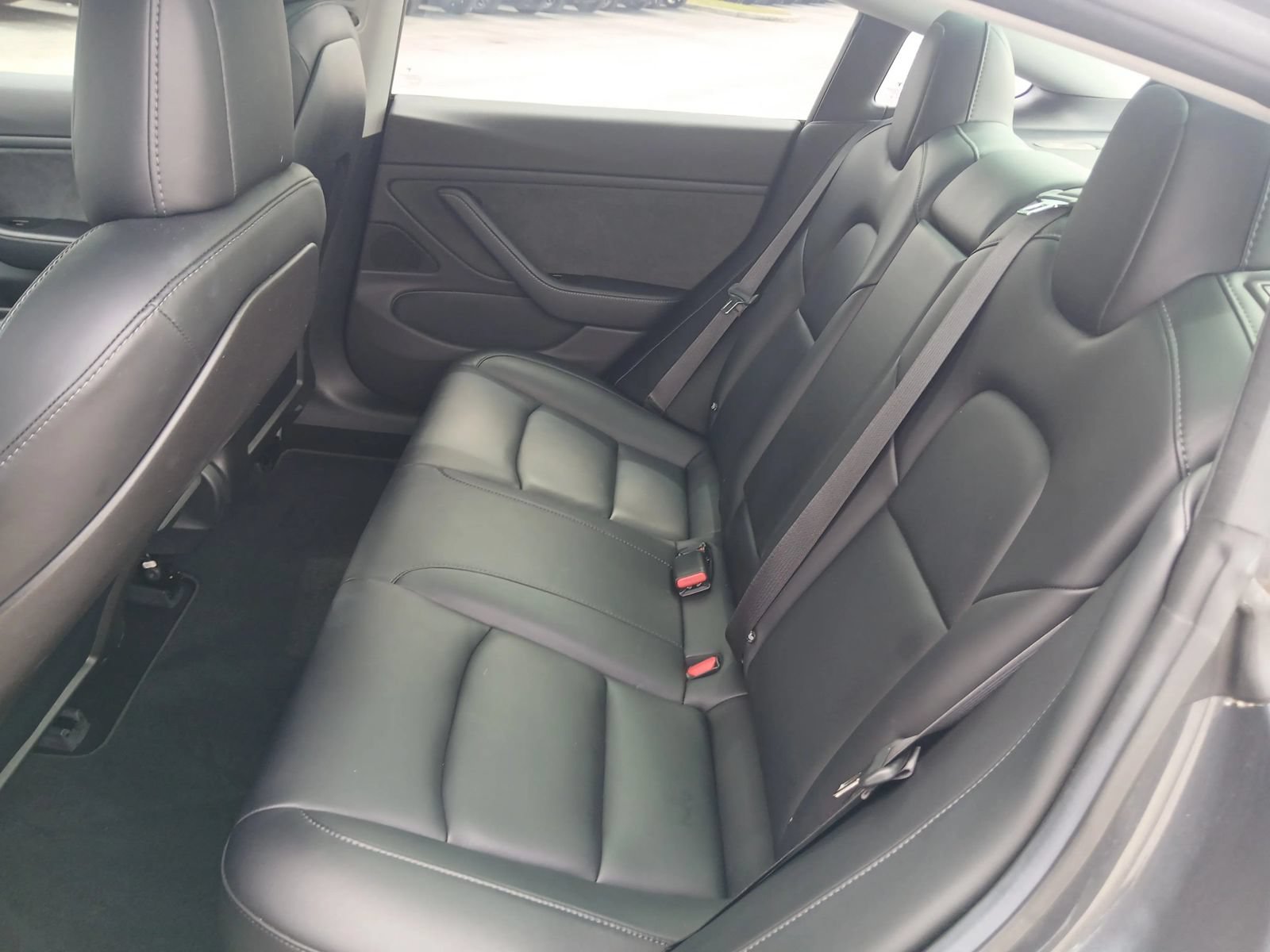 Used 2018 Tesla Model 3 Long Range RWD image 13