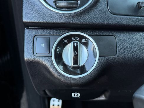 Used 2012 Mercedes-Benz C 300 Sport image 21