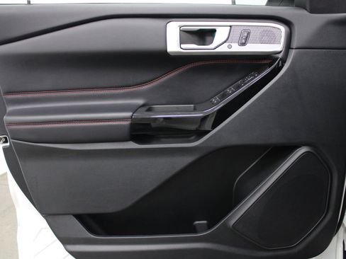 Used 2022 Ford Explorer ST-Line image 9